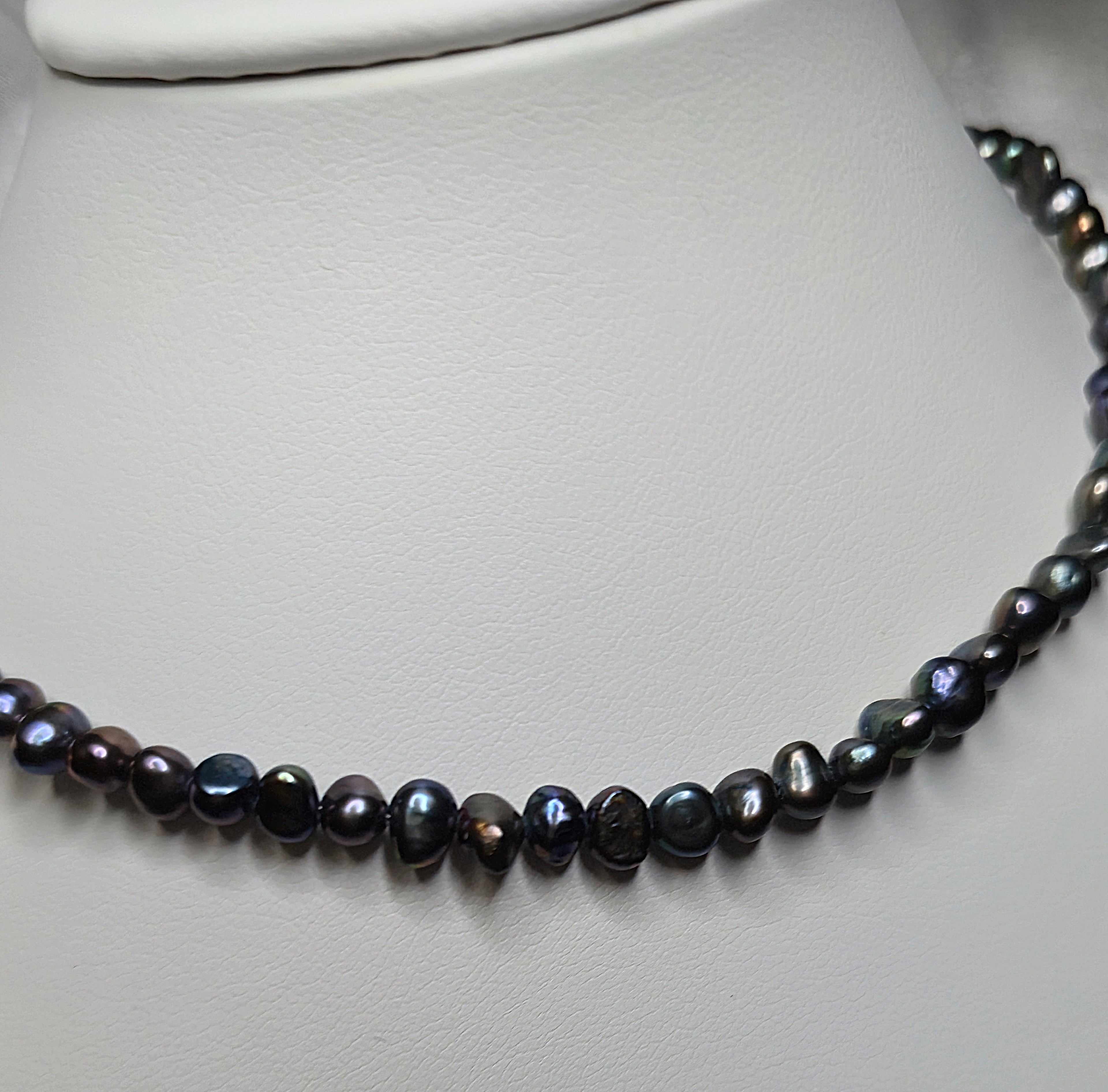 Collier FATALE - Perles d'eau douce🖤