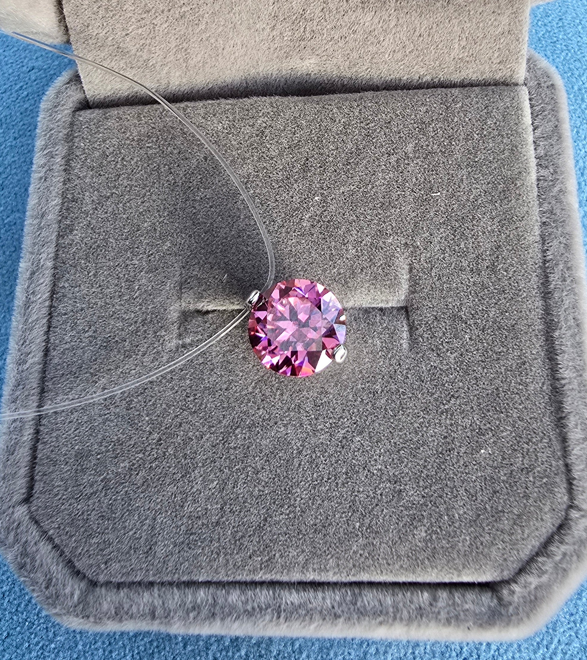 Illusion – Collier Fil Invisible en Moissanite